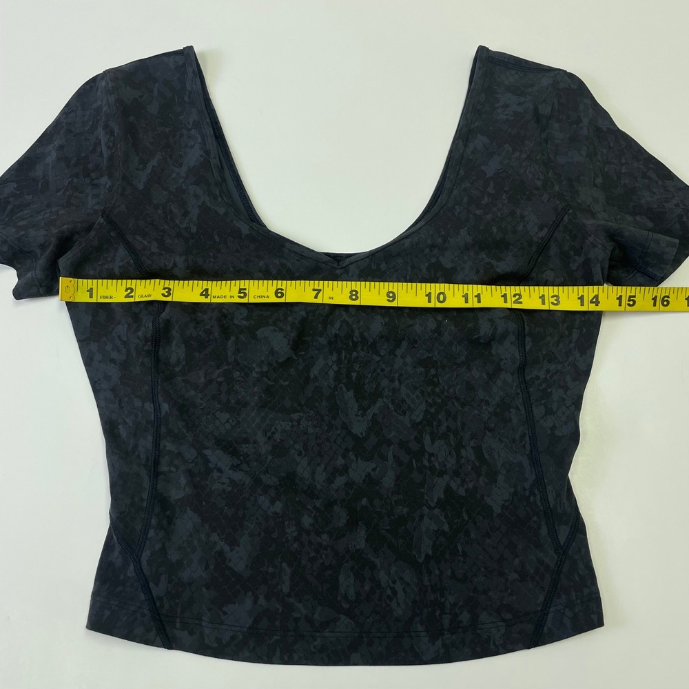 LULULEMON Align Tee Crop Hideaway snakeskin Camo Deep Coal Multi Size 4 - Picture 6 of 8